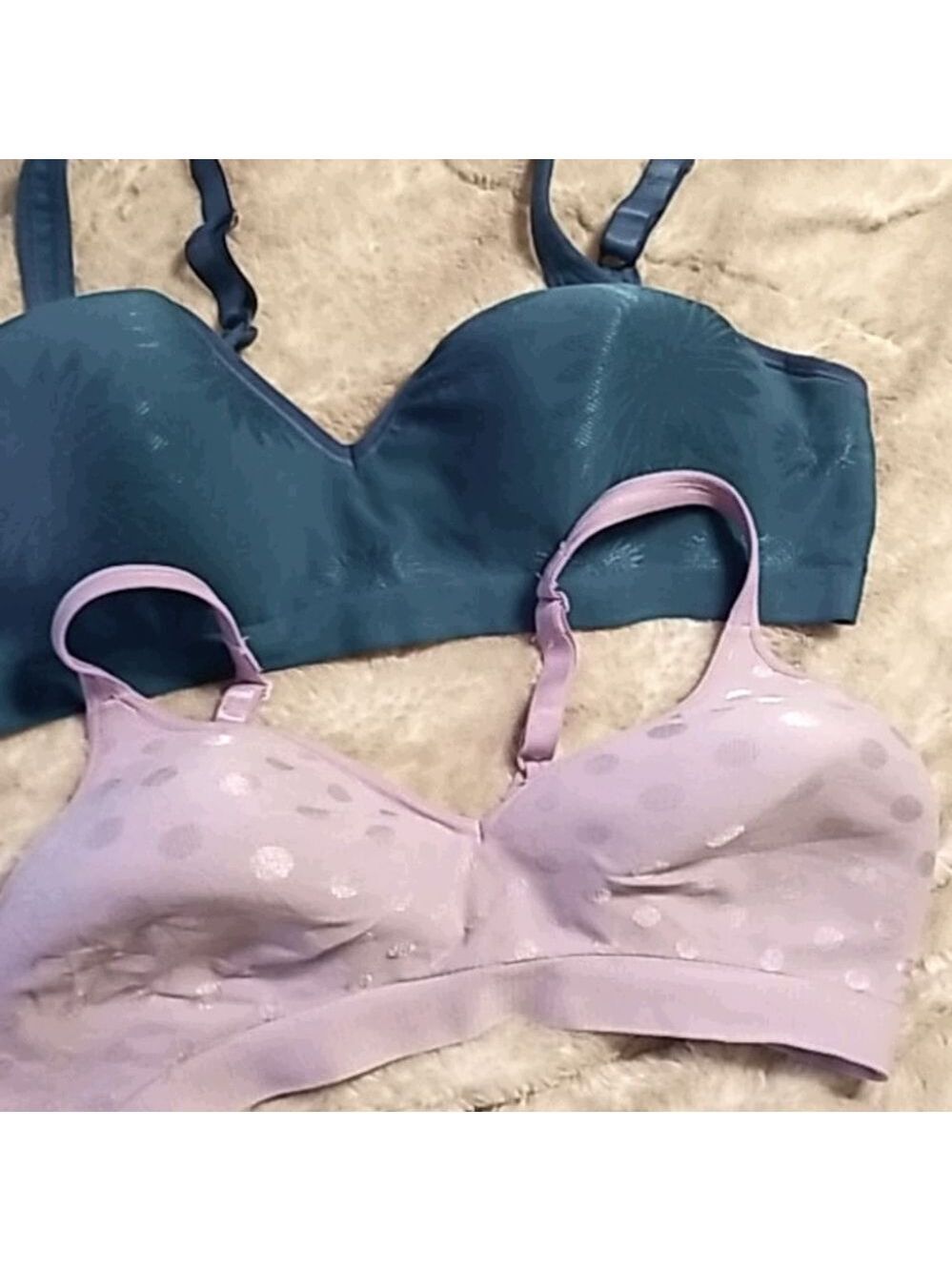 2 Bras - Picture 4 of 4